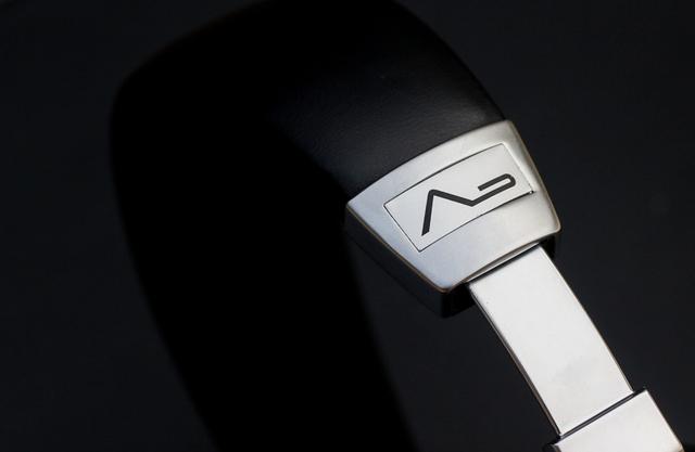 售价只有汪峰耳机一半,音质却差不多