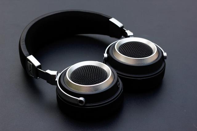 售价只有汪峰耳机一半,音质却差不多