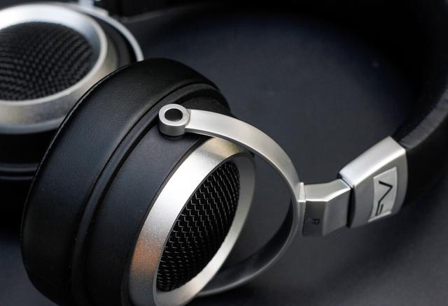 售价只有汪峰耳机一半,音质却差不多