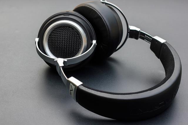 售价只有汪峰耳机一半,音质却差不多