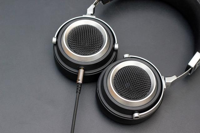 售价只有汪峰耳机一半,音质却差不多