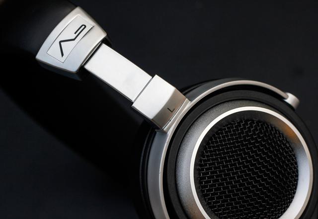 售价只有汪峰耳机一半,音质却差不多