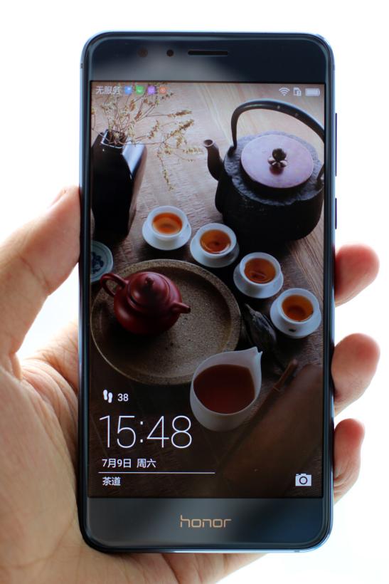 颜值之王,美得令人窒息 荣耀8真机评测