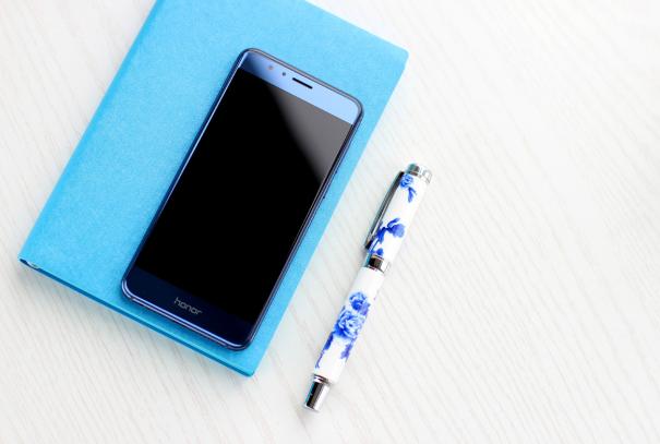 颜值之王,美得令人窒息 荣耀8真机评测