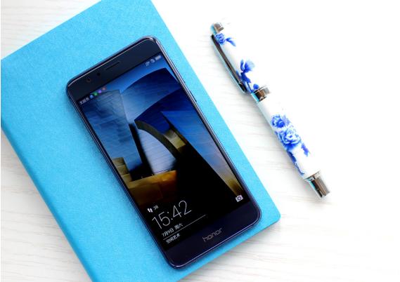 颜值之王,美得令人窒息 荣耀8真机评测