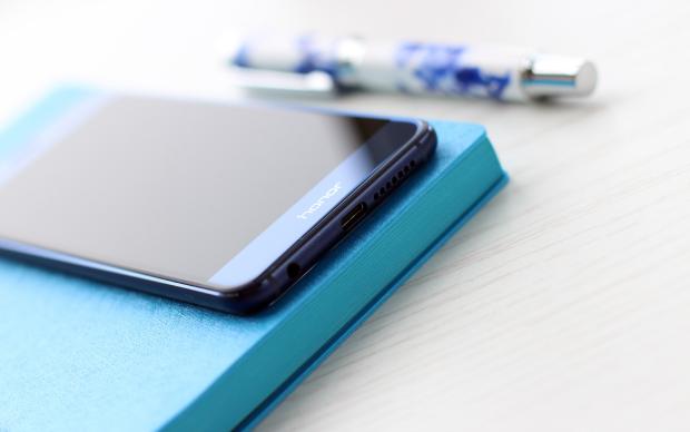 颜值之王,美得令人窒息 荣耀8真机评测