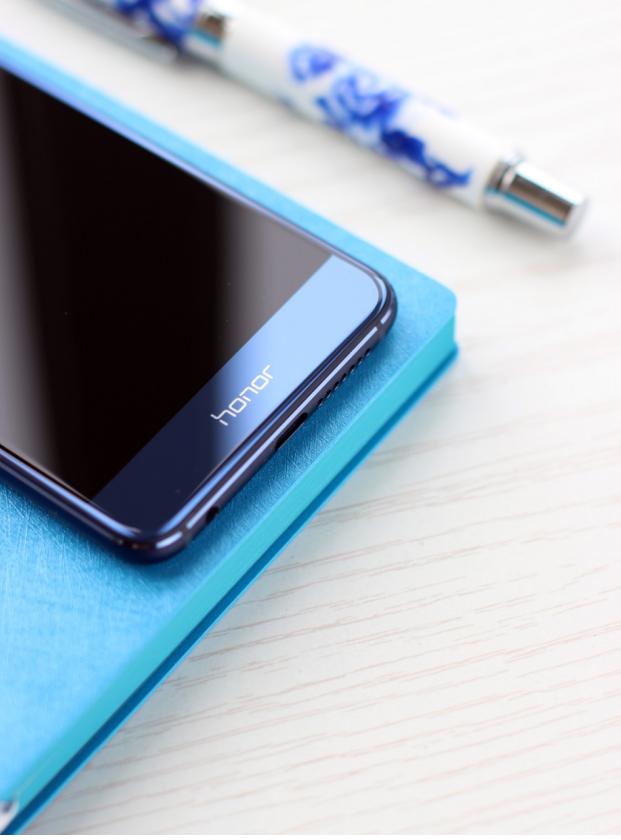 颜值之王,美得令人窒息 荣耀8真机评测