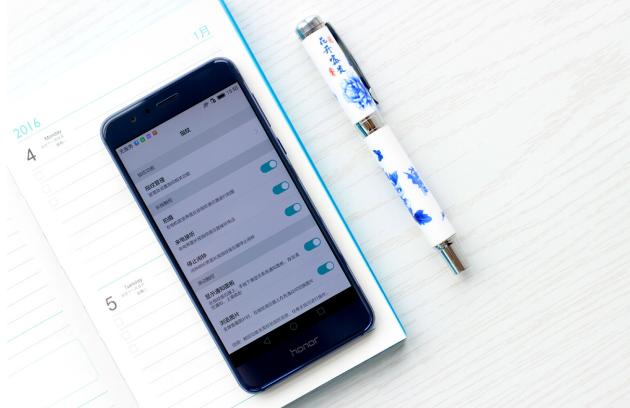 颜值之王,美得令人窒息 荣耀8真机评测