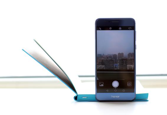 颜值之王,美得令人窒息 荣耀8真机评测