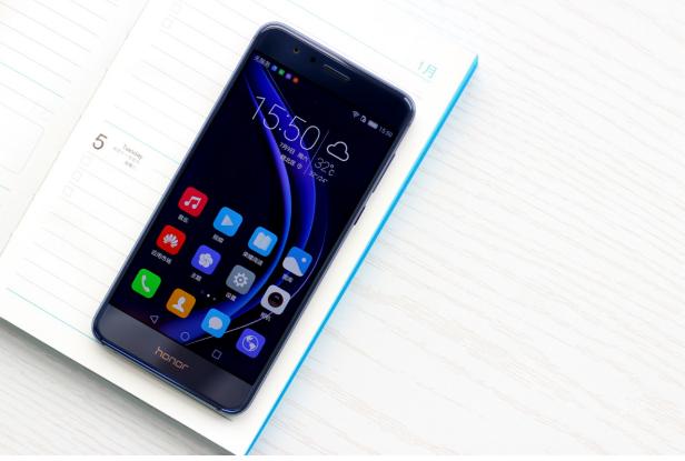 颜值之王,美得令人窒息 荣耀8真机评测